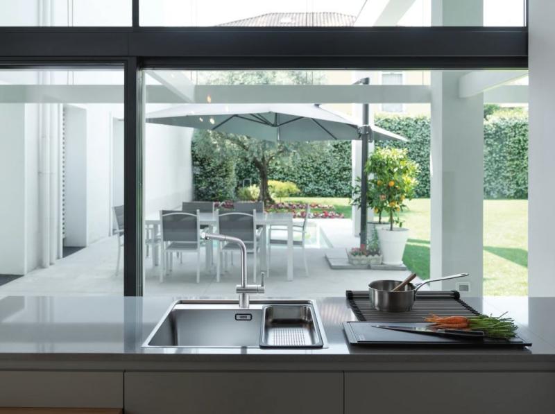 Franke RVS geborstelde Keukenkraan Atlas Neo uittrekbare uitloop inox 115.0521.438