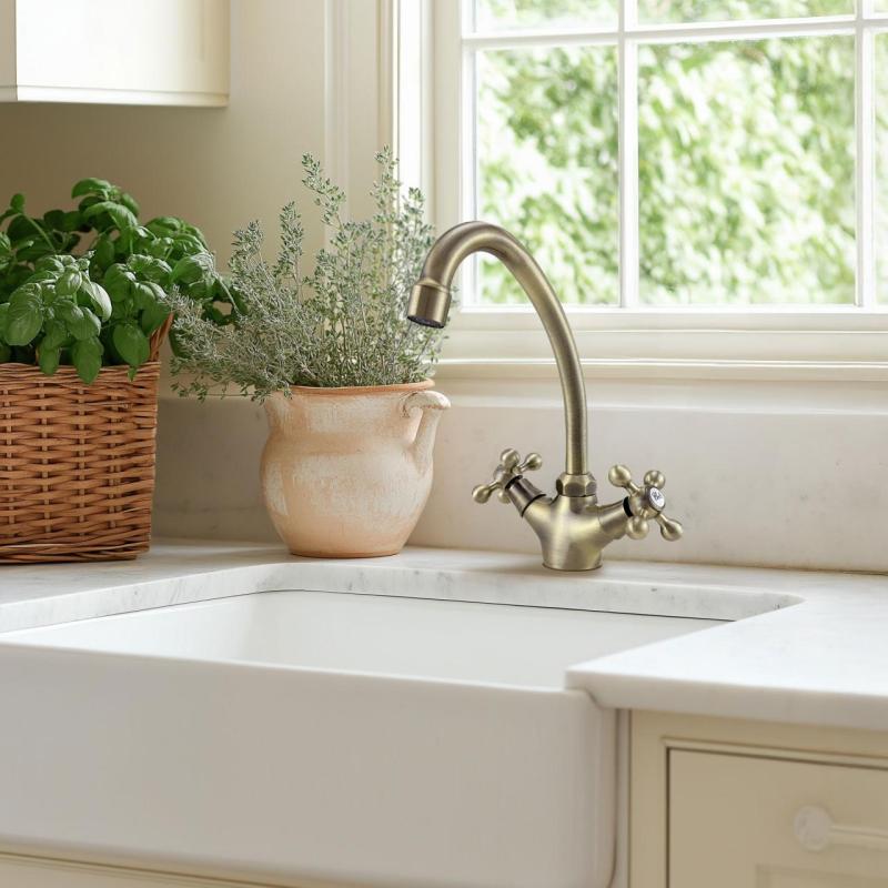 AquaTrimo Vivaldi nostalgische keukenkraan brons 21VV7067BN