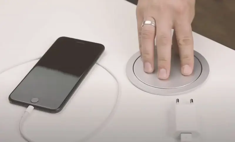 Indux Push verzinkbare randaarde zilveren keuken stopcontact in werkblad met 3 stopcontacten en 2 x USB 1208957411