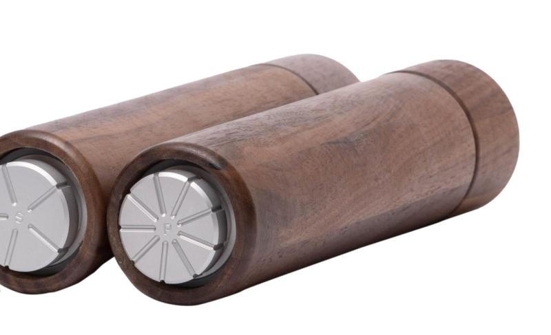 Woodsea Upside Down Walnut - Walnoot houten zoutmolen Ø5.4x22.5 cm 1208971593